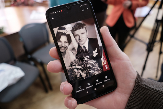 В Ревде вручили знаки отличия за крепость брачных уз