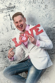 Шоумен, Ведущий Семен Семенов смотреть подробнее Шоумен, Ведущий Семен Семенов