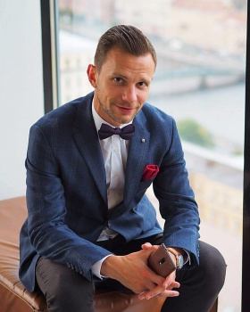 Ведущий Вексклярский Дмитрий