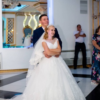 Школа танцев Hive смотреть подробнее Школа танцев Hive