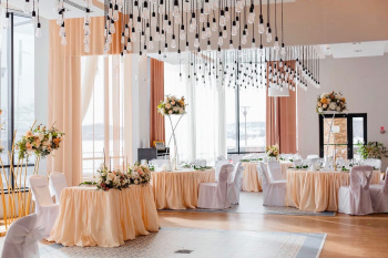 Demidov Plaza смотреть подробнее Demidov Plaza