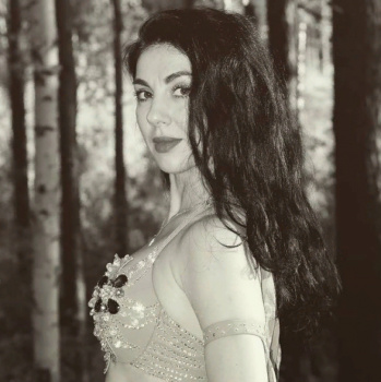 Танцовщица Мария Малова смотреть подробнее Танцовщица Мария Малова