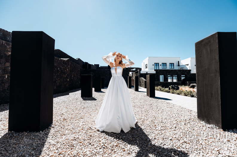 Ирина и Виталий. Нереально красивая свадьба на острове Санторини в Греции
