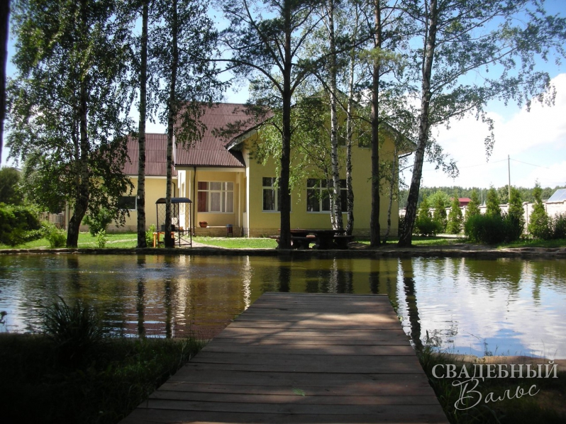 Большой коттедж