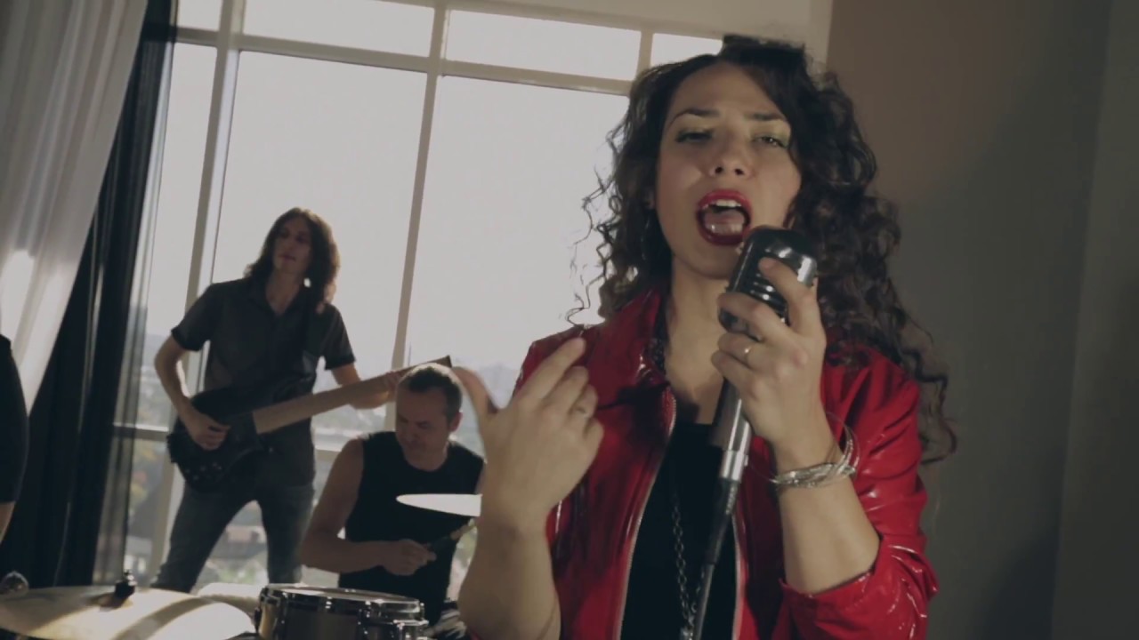 Кавер-Группа SARAFAN RADIO- Никому не отдам (ARTIK & ASTI Cover)